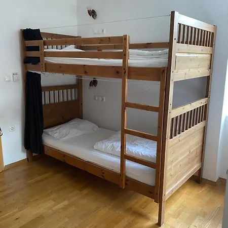 Travellers' Haven بيت شباب *