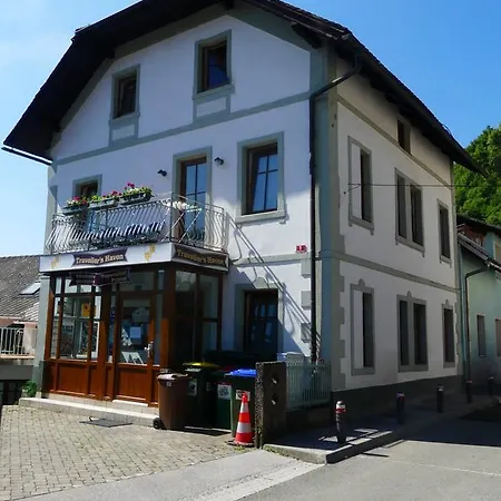 Travellers' Haven Hostal